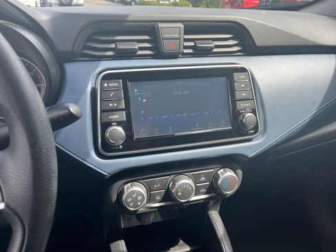 Used 2025 Nissan Versa SV FWD image 17