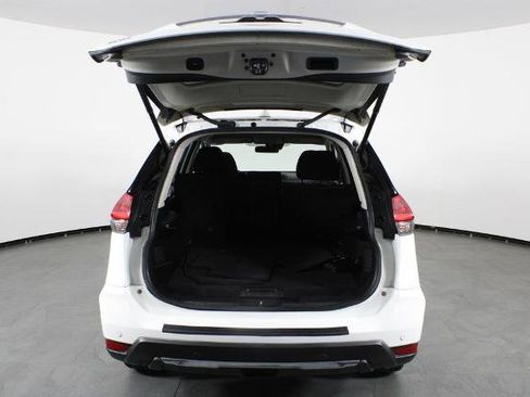 Certified 2020 Nissan Rogue SV FWD image 17