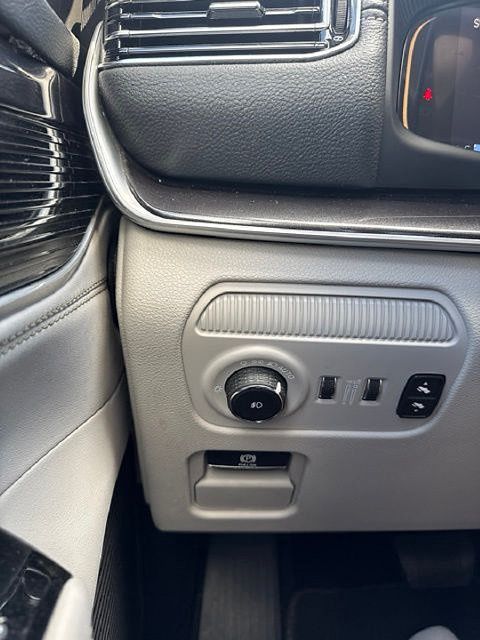 Used 2023 Jeep Wagoneer 4WD image 21