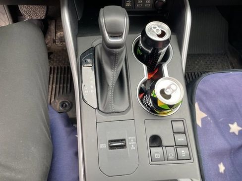 Used 2023 Toyota Highlander LE image 18