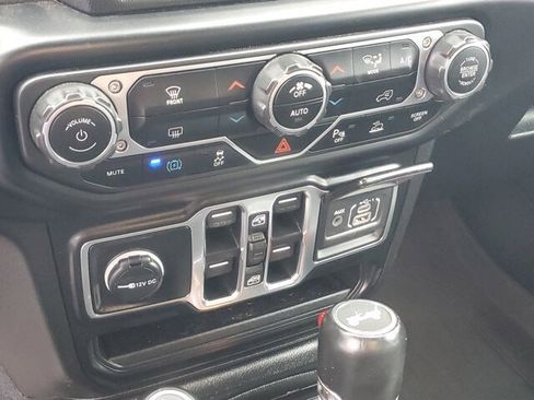 Used 2022 Jeep Wrangler Unlimited Sahara w/ Safety Group image 25