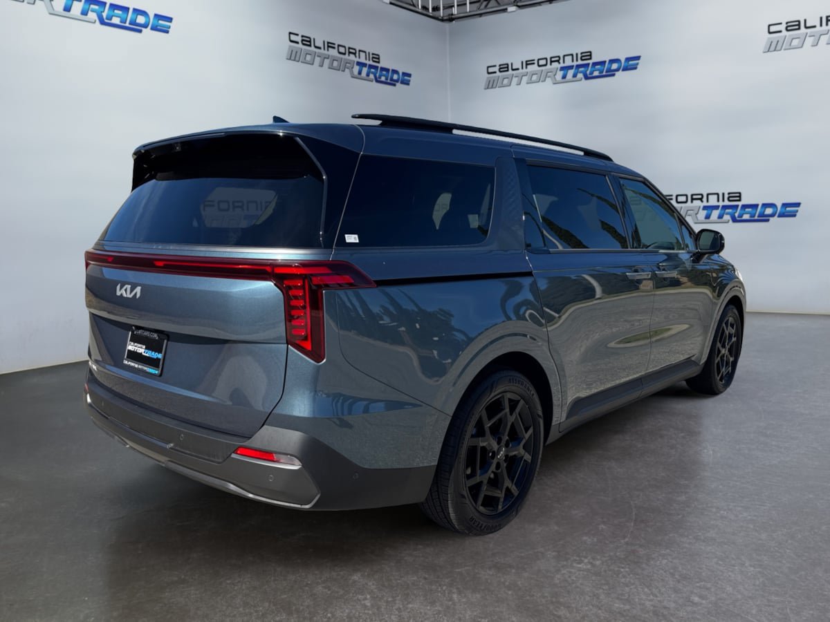 Used 2025 Kia Carnival SX Prestige FWD image 5