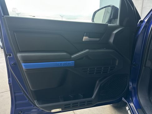 Used 2024 Toyota Tacoma TRD Sport w/ TRD Sport Upgrade Package image 10