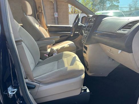 Used 2016 Dodge Grand Caravan SE w/ Quick Order Package 29E SE image 8