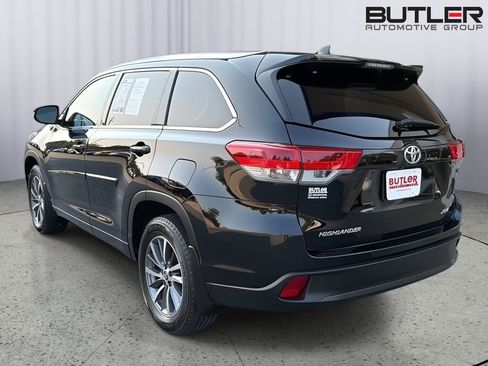 Used 2017 Toyota Highlander XLE FWD image 4