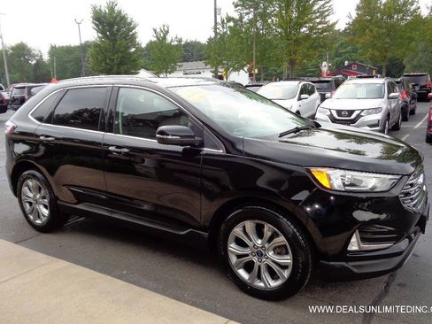 Used 2019 Ford Edge Titanium AWD/4WD image 2