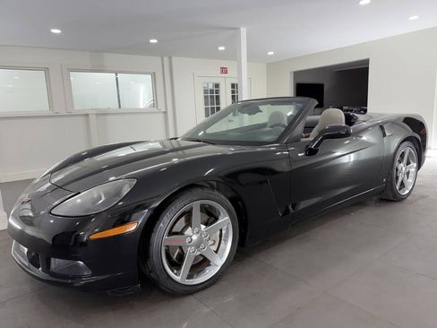 Used 2006 Chevrolet Corvette Convertible RWD image 3