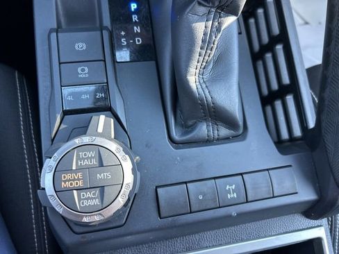 Used 2024 Toyota Tacoma TRD Off-Road image 16