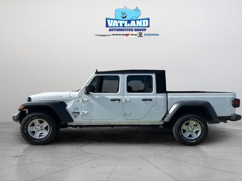 Used 2020 Jeep Gladiator Sport w/ Quick Order Package 24S image 2