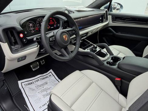 New 2026 Porsche Cayenne GTS image 16