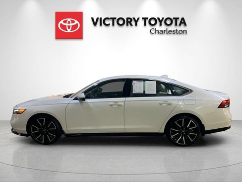 Used 2025 Honda Accord Touring image 3