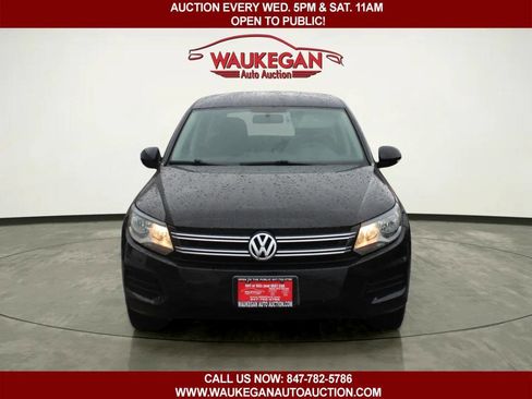 Used 2012 Volkswagen Tiguan S image 2