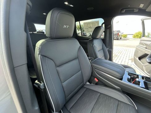 New 2026 Buick Enclave Sport Touring w/ LPO, Floor Liner Package image 28