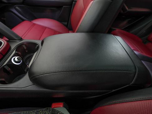 Used 2025 Porsche Cayenne GTS image 28