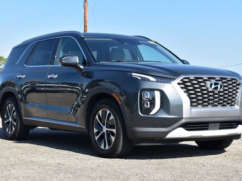 Used 2022 Hyundai Palisade SEL FWD image 3