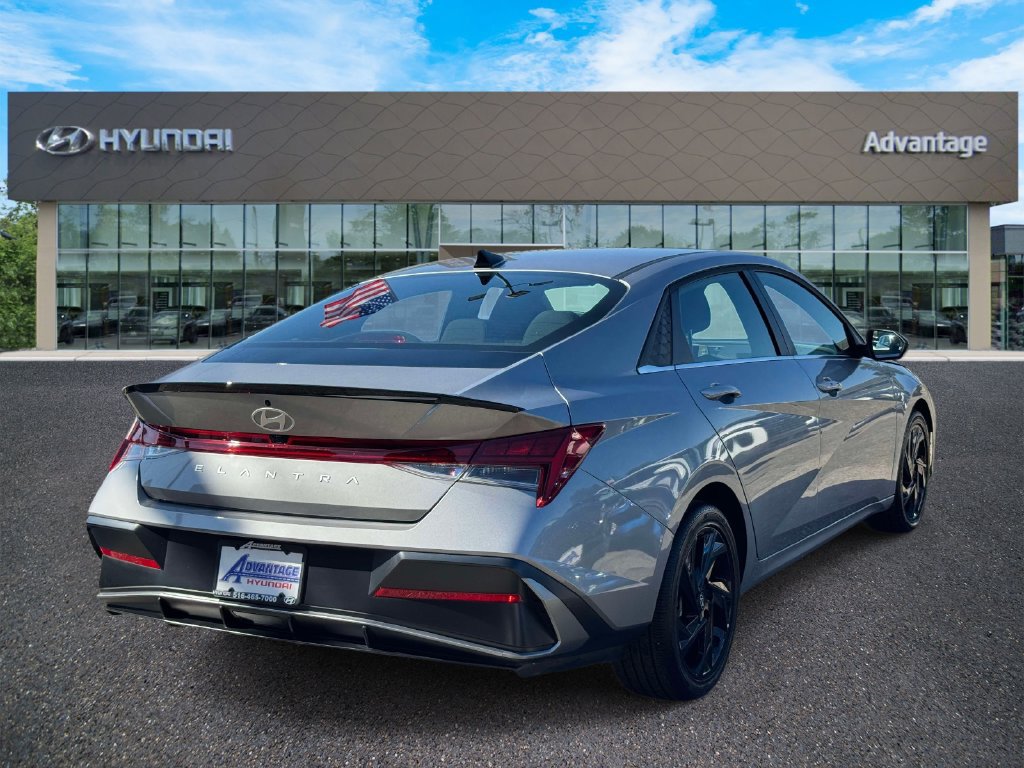 Used 2026 Hyundai Elantra SEL Sport Premium FWD image 7
