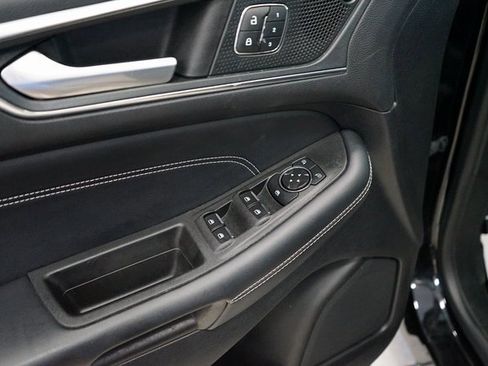 Used 2022 Ford Edge Titanium image 22