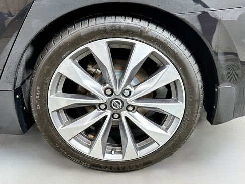 Used 2021 Nissan Maxima Platinum image 31