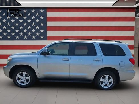 Used 2015 Toyota Sequoia SR5 AWD/4WD image 8
