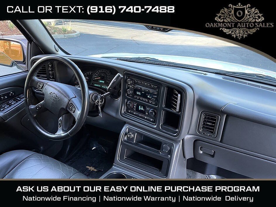 Used 2004 Chevrolet Avalanche 2500 w/ Preferred Equipment Group AWD/4WD image 22