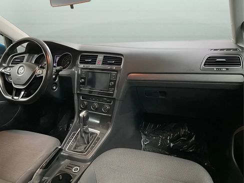 Used 2019 Volkswagen Golf SE FWD image 20