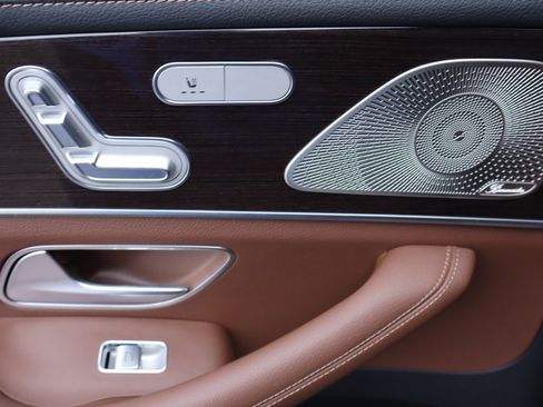 Used 2024 Mercedes-Benz GLS 450 4MATIC w/ Pinnacle Trim Package image 16