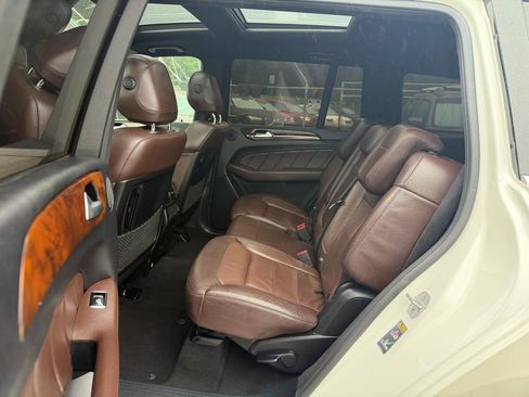 Used 2015 Mercedes-Benz GL 450 4MATIC image 26