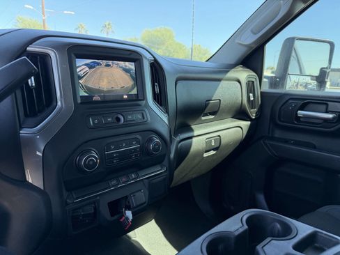 Used 2020 Chevrolet Silverado 2500 Custom w/ Custom Value Package image 21