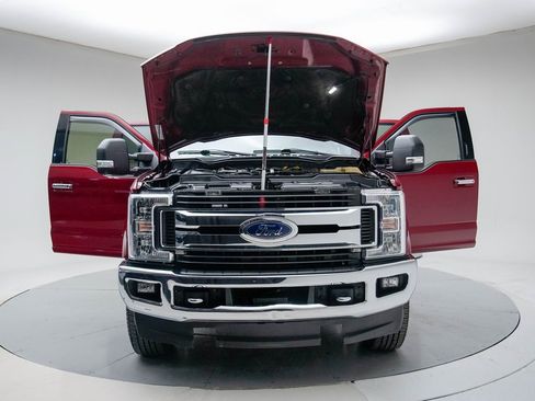 Used 2018 Ford F250 XLT w/ XLT Premium Package image 16