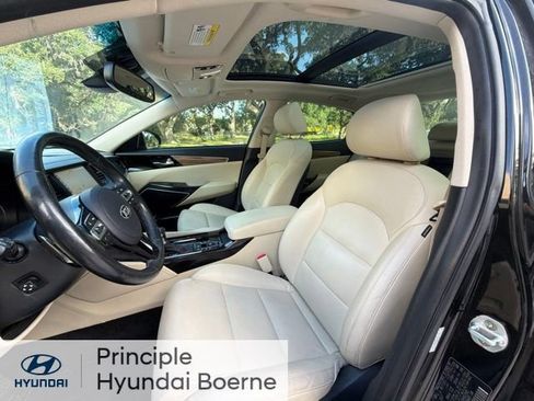 Used 2017 Kia Cadenza Technology FWD image 12