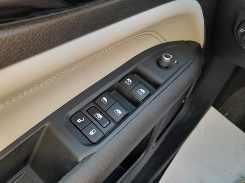 Used 2024 Jeep Compass Limited AWD/4WD image 33