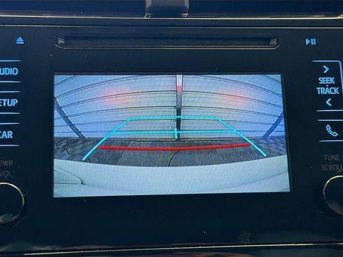 Used 2019 Toyota Prius L Eco image 16