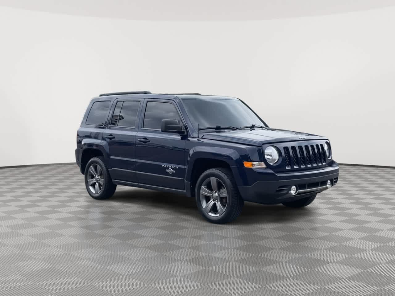 Used 2014 Jeep Patriot Latitude w/ Freedom Edition Package FWD image 2