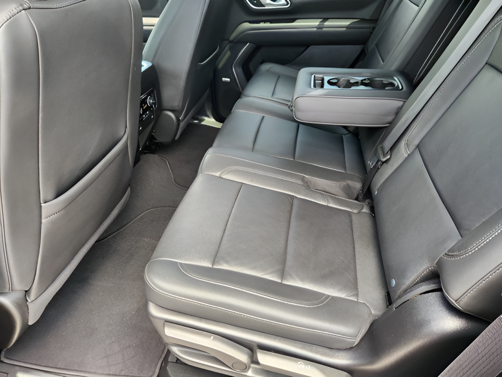 Used 2024 Chevrolet Tahoe Z71 w/ Luxury Package AWD/4WD image 37