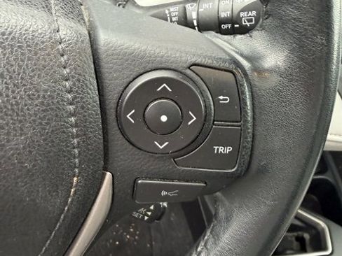 Used 2018 Toyota RAV4 XLE image 18