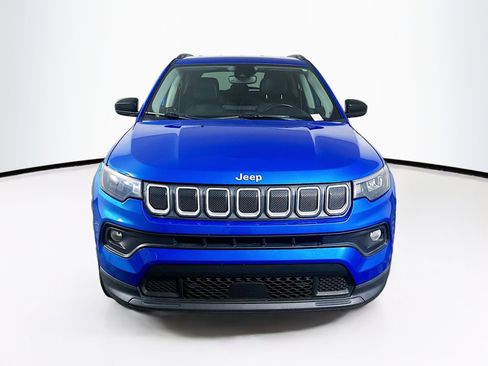 Used 2022 Jeep Compass Latitude AWD/4WD image 2