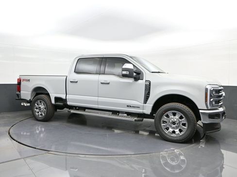 New 2026 Ford F250 Lariat w/ Chrome Package image 13