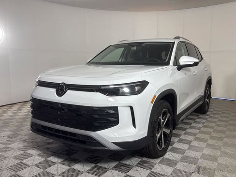 New 2026 Volkswagen Tiguan SE AWD/4WD image 11