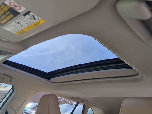 Used 2020 Toyota RAV4 Limited image 18