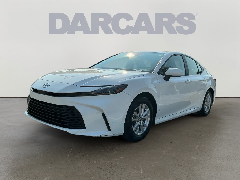 Used 2025 Toyota Camry LE FWD image 3