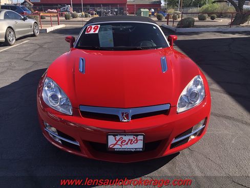 Used 2009 Saturn Sky w/ Premium Trim Package image 4