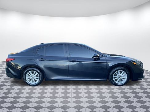 Used 2025 Toyota Camry LE image 2