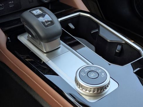 Used 2025 Mitsubishi Outlander SEL image 37