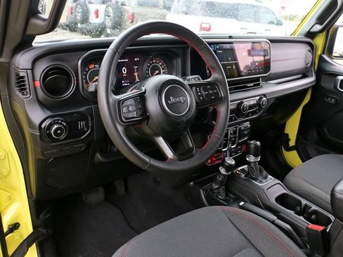 Used 2024 Jeep Wrangler Unlimited Rubicon AWD/4WD image 20