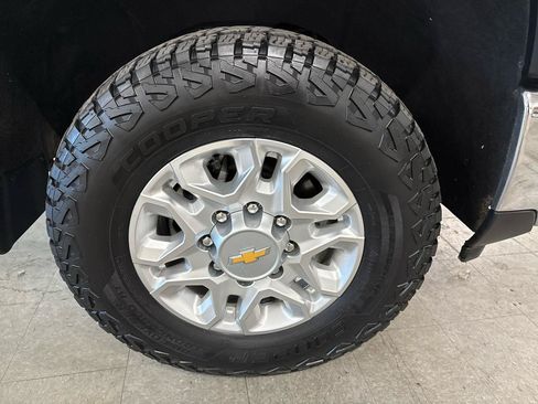 Used 2024 Chevrolet Silverado 2500 LT AWD/4WD image 53