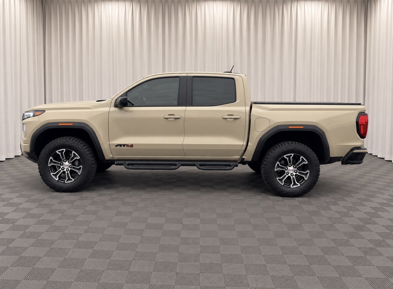 Used 2023 GMC Canyon AT4 w/ LPO, Off Road Lift Package AWD/4WD image 7