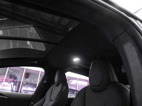 Used 2022 Tesla Model X Plaid image 6