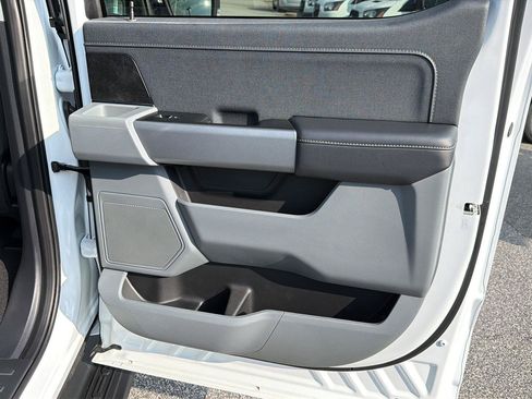 Used 2025 Ford F150 Lightning XLT AWD/4WD image 15
