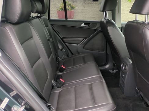 Used 2017 Volkswagen Tiguan S image 23