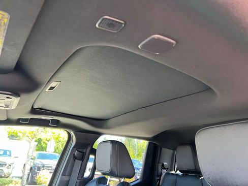 Certified 2025 Toyota Tacoma Limited AWD/4WD image 18